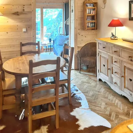 Chalet Chaleureux A Avec Vue Sur La Montagne Courchevel