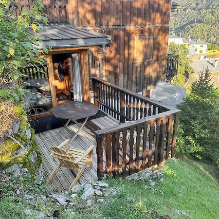 Chalet Chaleureux A Avec Vue Sur La Montagne
